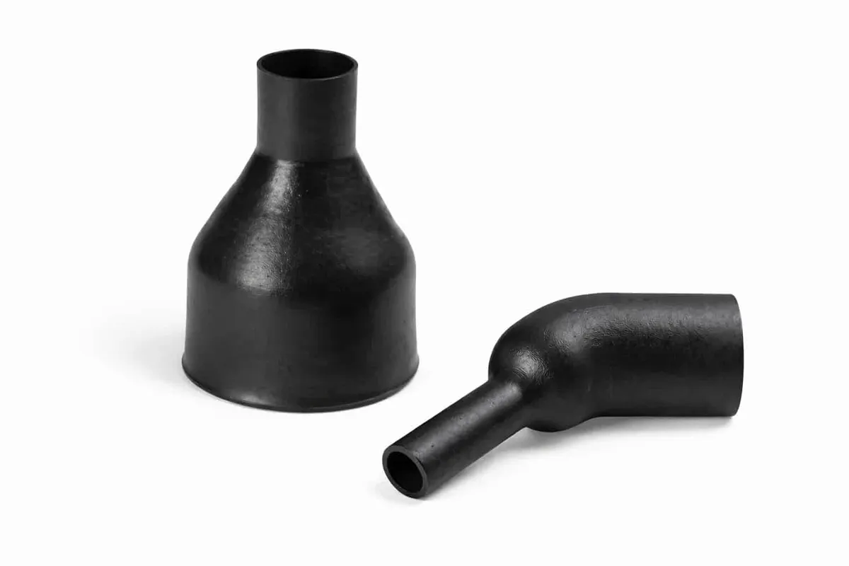 Helashrink 1800 45° angle heat shrink moulding variant 5 with rib for high temperature harness use